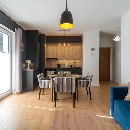 Brynow Rzepakowa Harmony By Bookinghost * Katowice