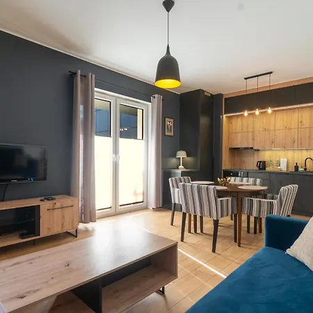 Brynow Rzepakowa Harmony By Bookinghost * Katowice